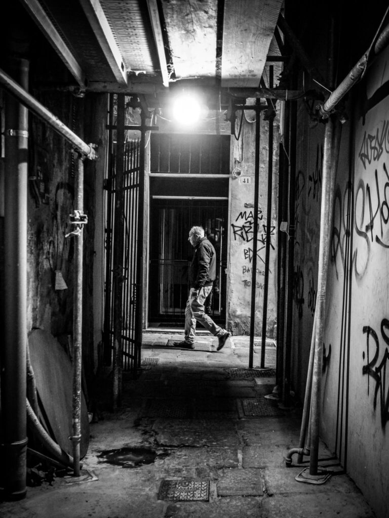L'IMPREVISTO - MASSIMO TAMIAZZO - STREET ART BIANCO E NERO - 20261027